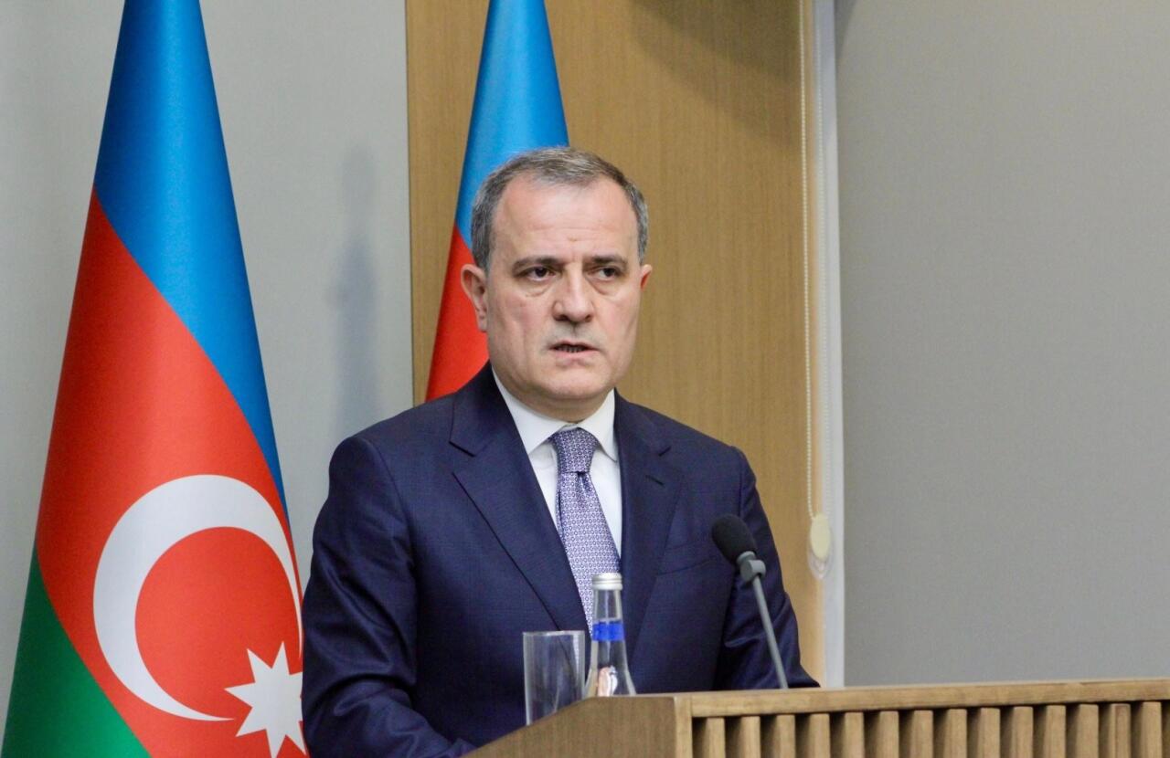 Ceyhun Bayramov Dövlət Bayrağı Günü ilə bağlı paylaşım edib