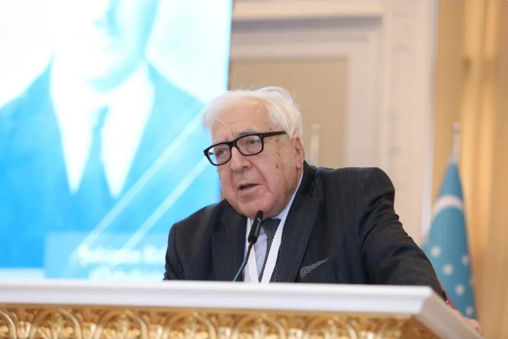 Народный писатель Анар: Азербайджан и Узбекистан проводят единую политическую линию