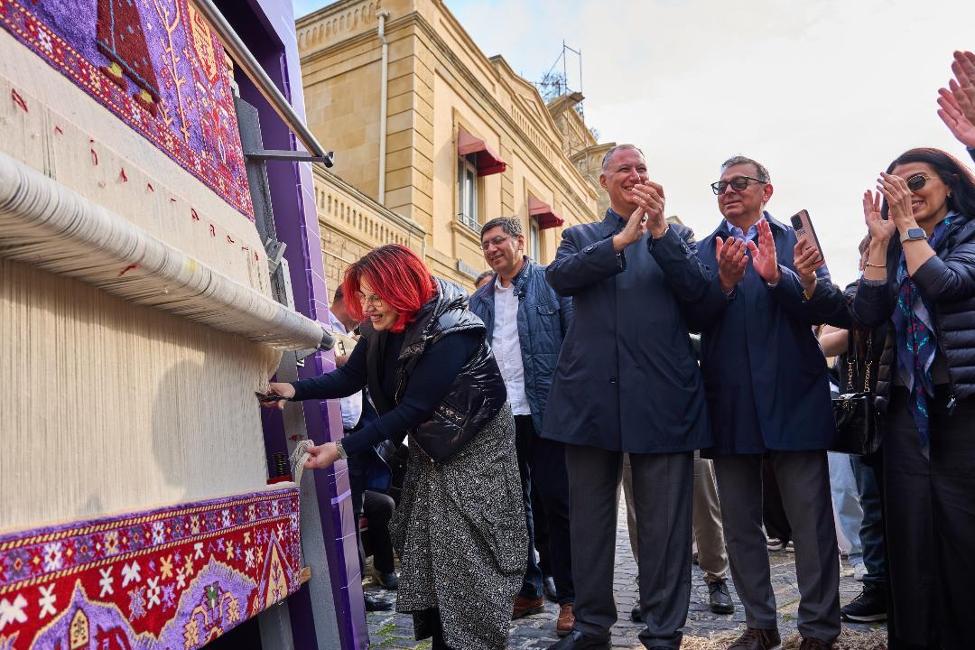 Azercell presented “Strength, Woven Together” carpet at the International Carpet Festival